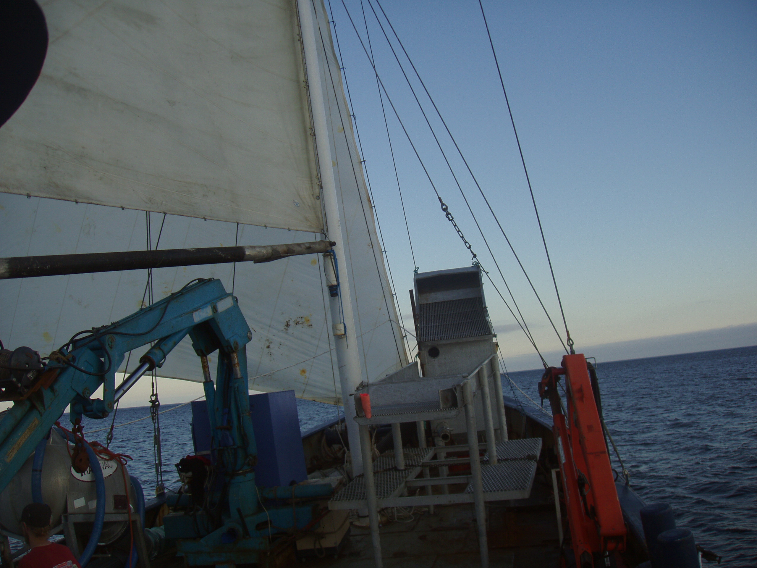 1st_sailing_with_mainsail_8-19-09.jpg