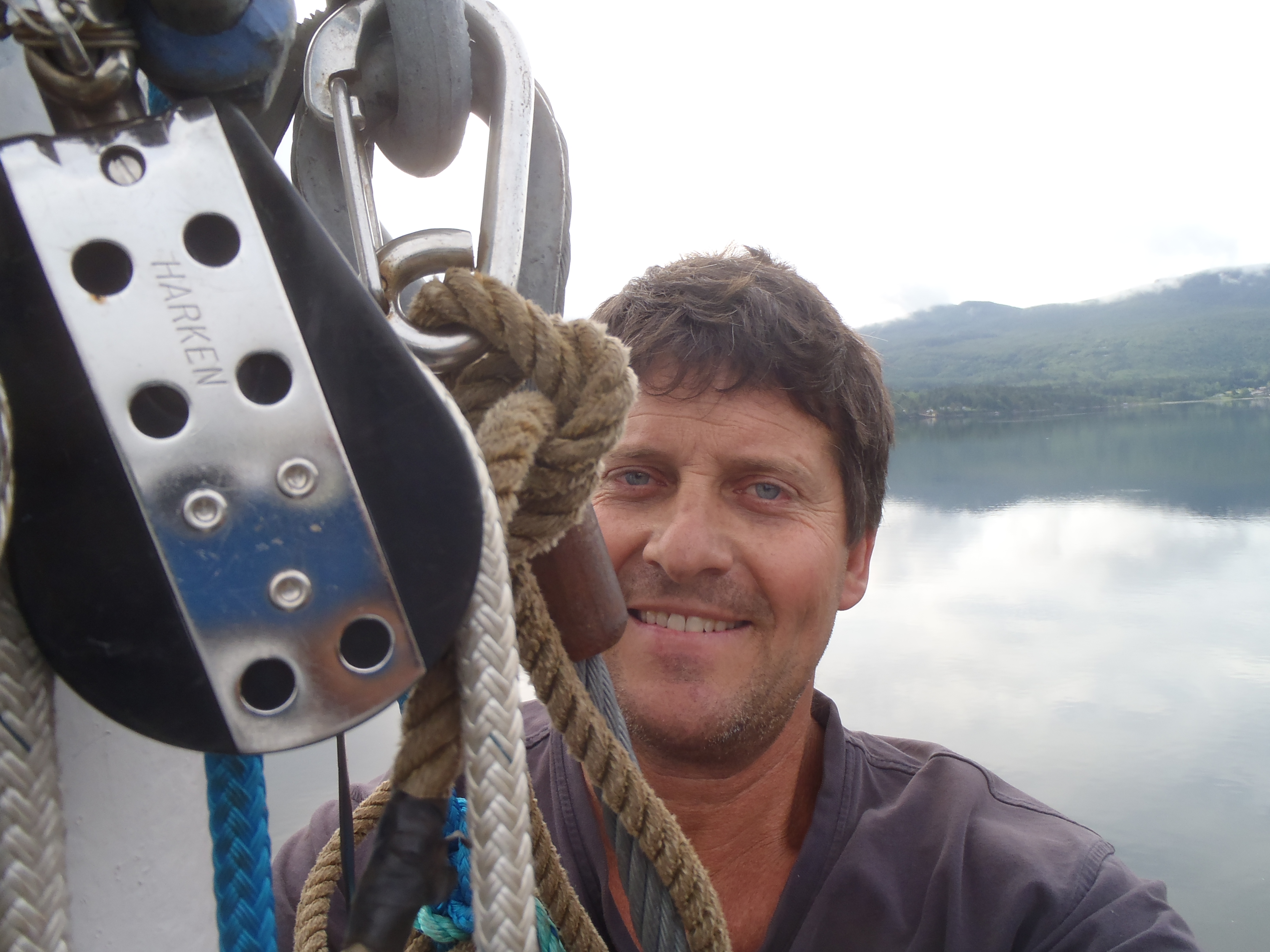 JohnClutter682012TopofExpressmidmastSequimBay.JPG