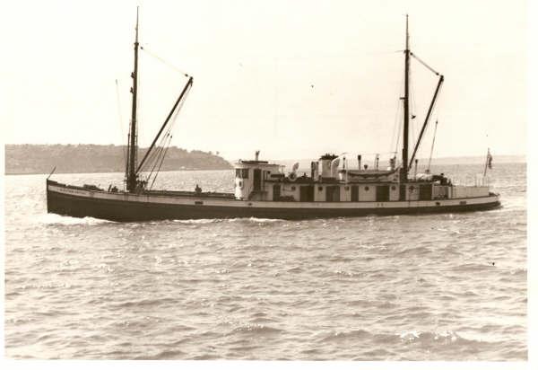 Oil_Tanker_ALEUTIAN_NATIVE_before_name_change_to_Express.jpg